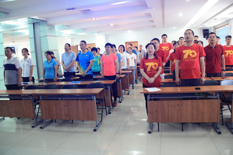 1565316620271615.jpg 唱國歌.jpg